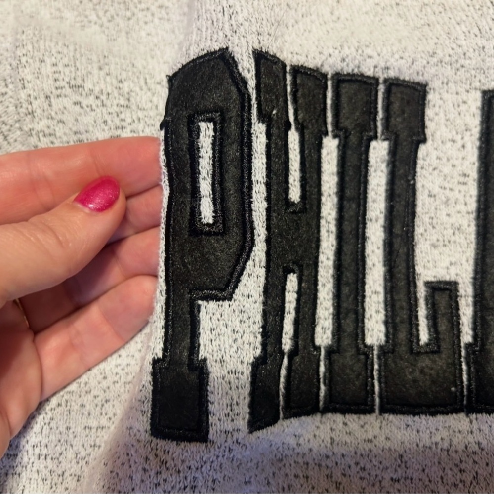Philadelphia Gray Crewneck Women’s Large - Picture 4 of 5